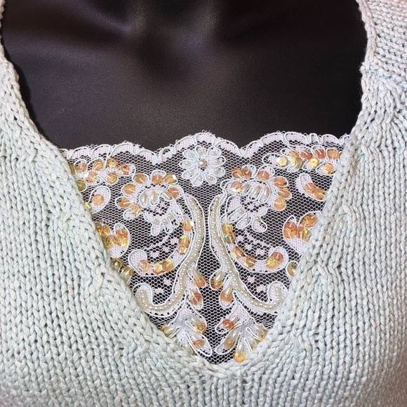 Express knitted sweater. - Picture 2 of 7